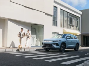 BYD Sealion 5 DM-i trên phố