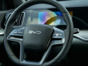 Khoang lái BYD Sealion 5 DM-i